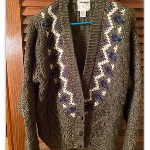 Vintage 90’s Ivy Hand Knitted Sweater. Women’s Size Large. V-Neck Cardigan.
